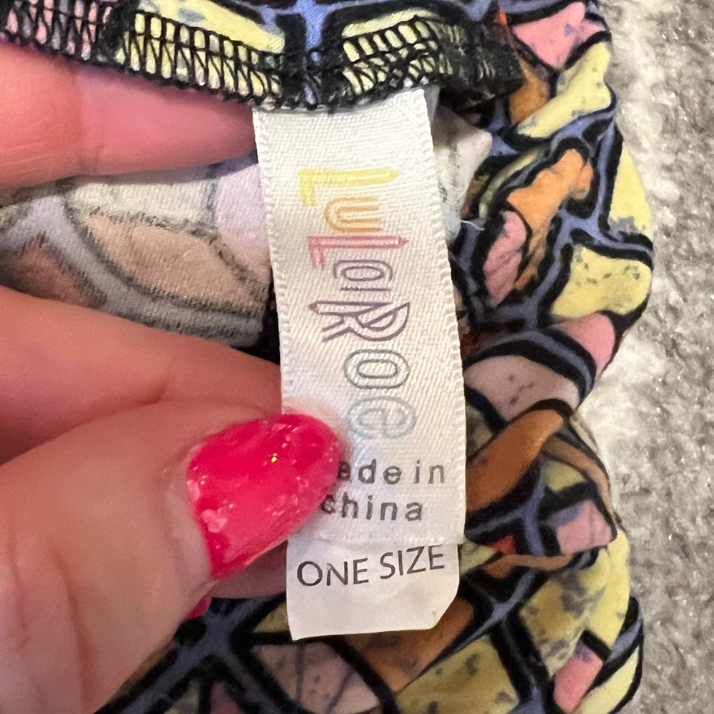 LuLaRoe Geometric Leggings - Picture 2 of 2